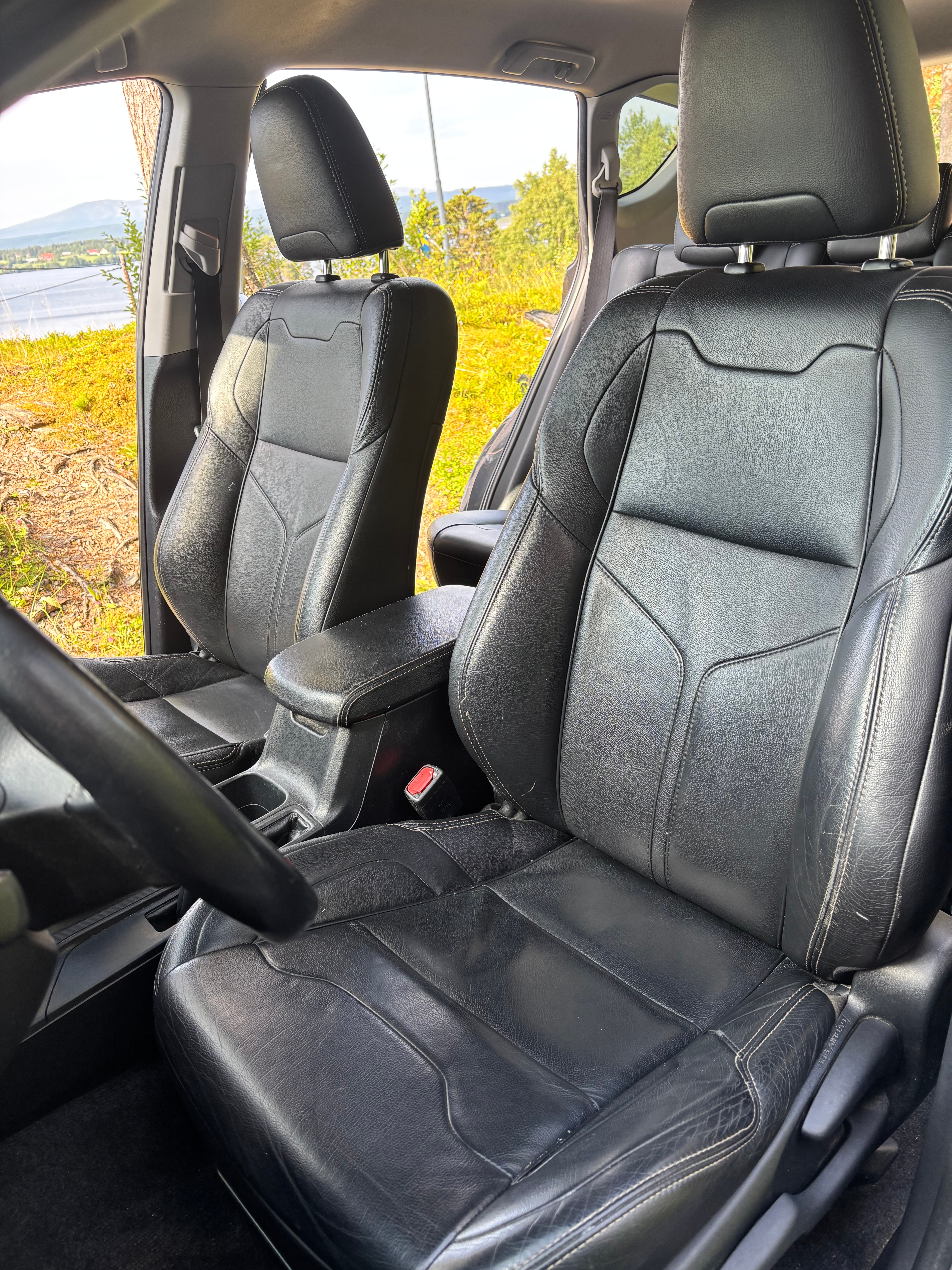 Toyota RAV4 2.0 D-4D AWD Manuell 2015, bild 4/8