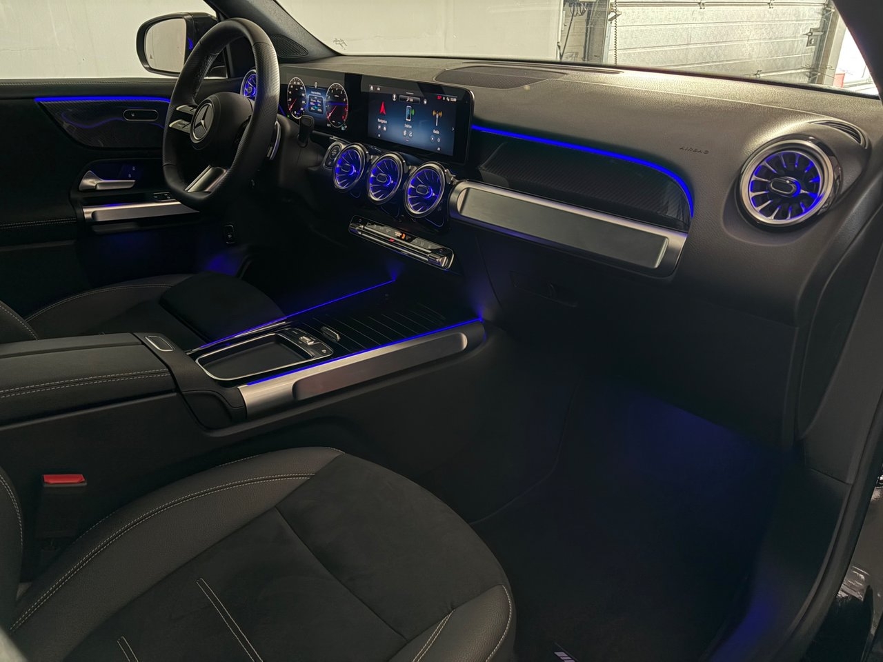 Mercedes-Benz GLB 2026, photo 6/10