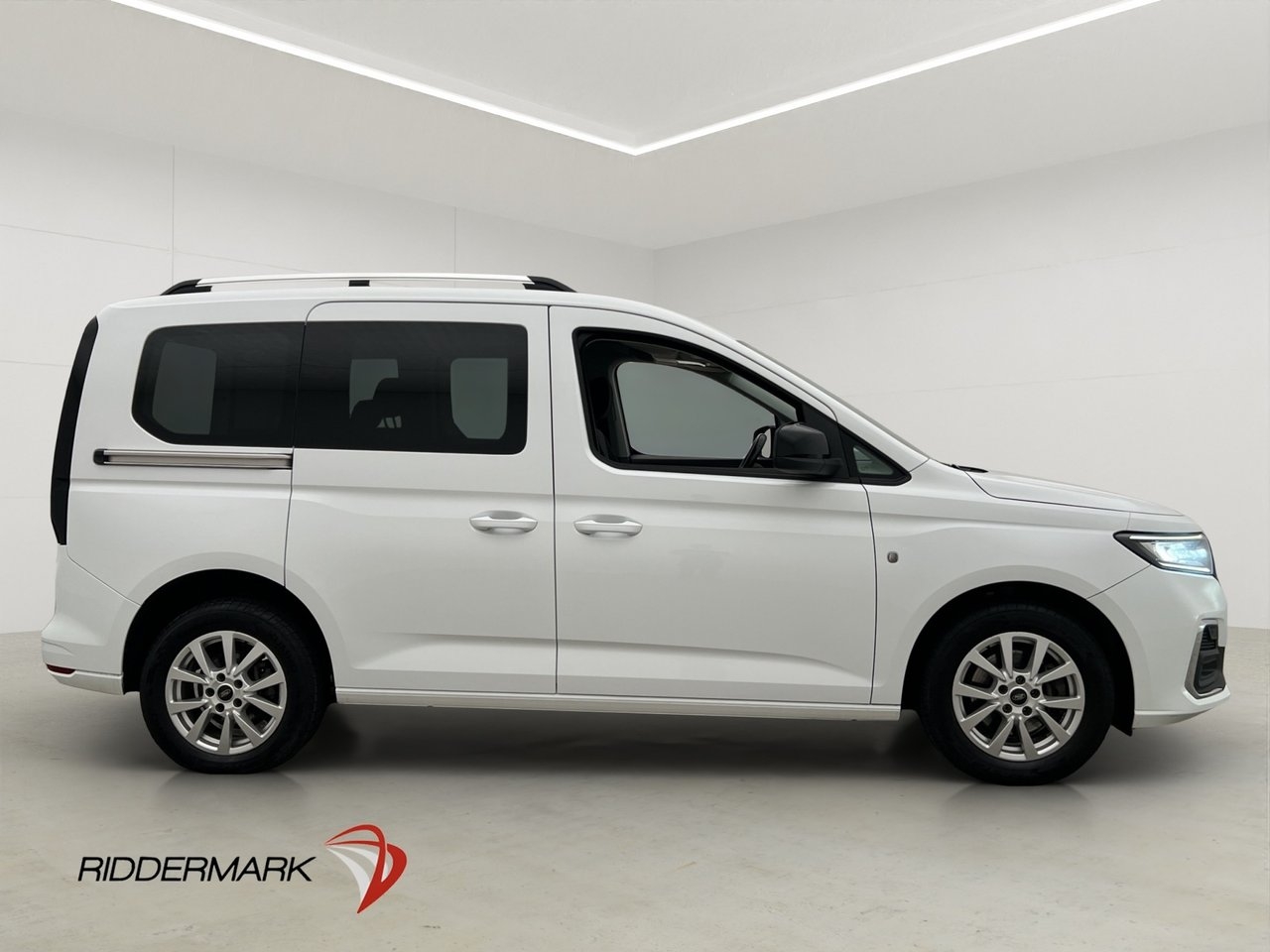 Ford Tourneo Connect 5-Sits D-Värm 2023, photo 2/10