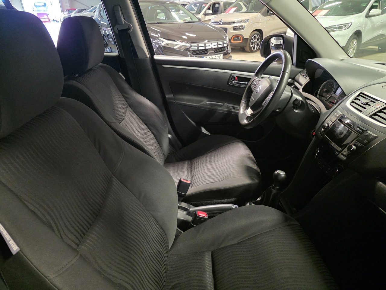 Suzuki Swift 2012, bild 7/9