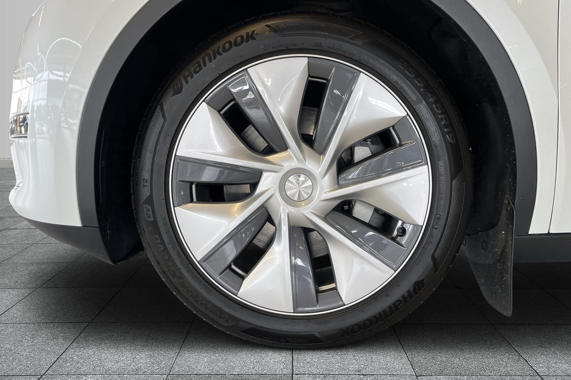 Tesla Model Y 2024, bild 7/10
