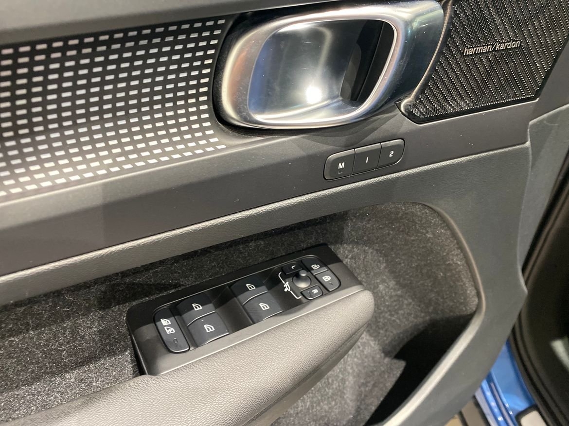 Volvo XC40 Recharge T4 R-Design 2021, bild 3/10