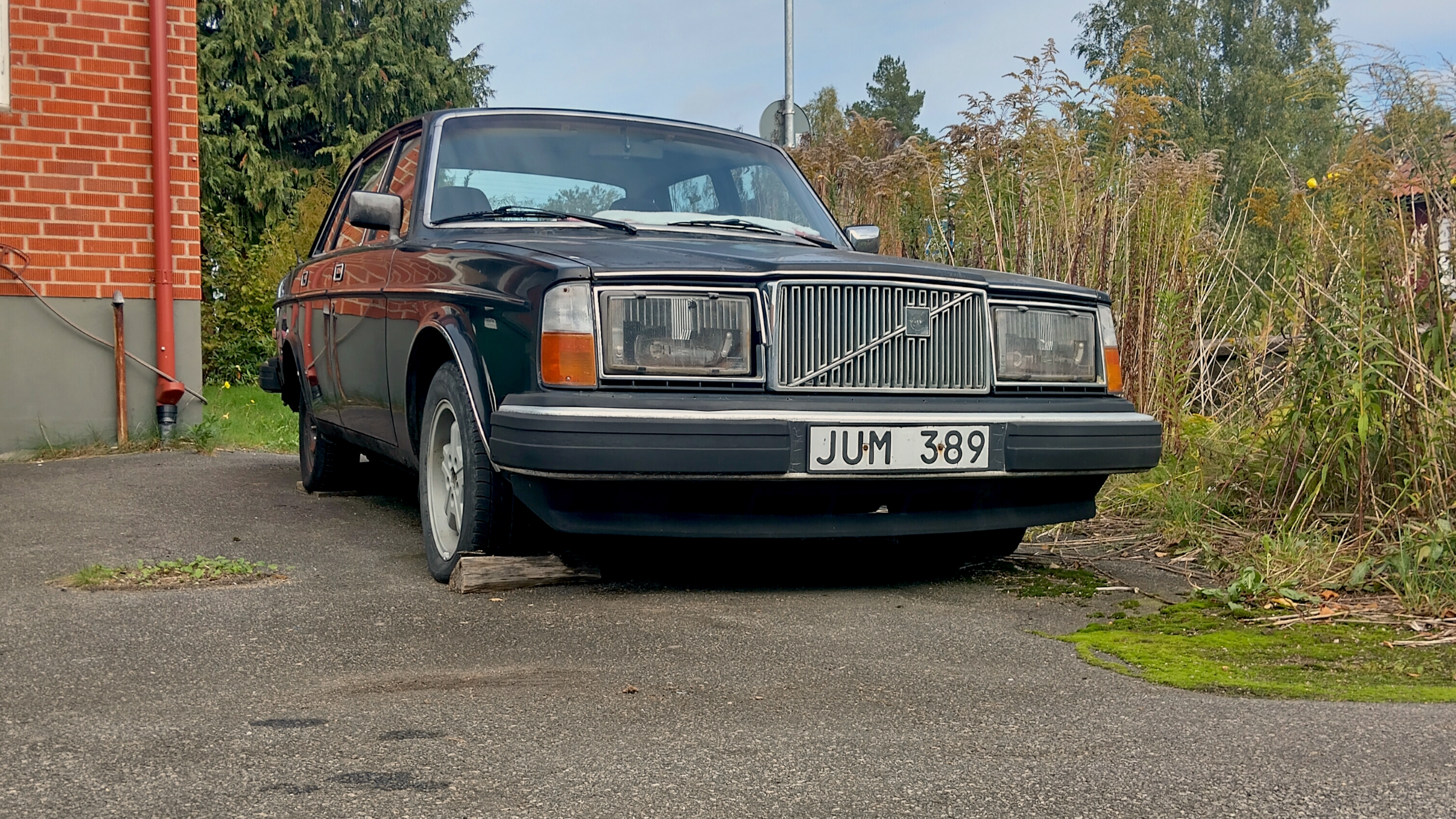 Volvo 264 2.7 V6 Automatisk 1977, bild 2/8