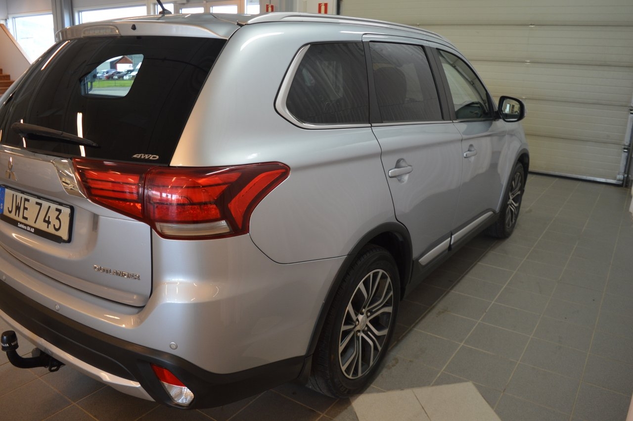 Mitsubishi Outlander 2016, bild 3/10