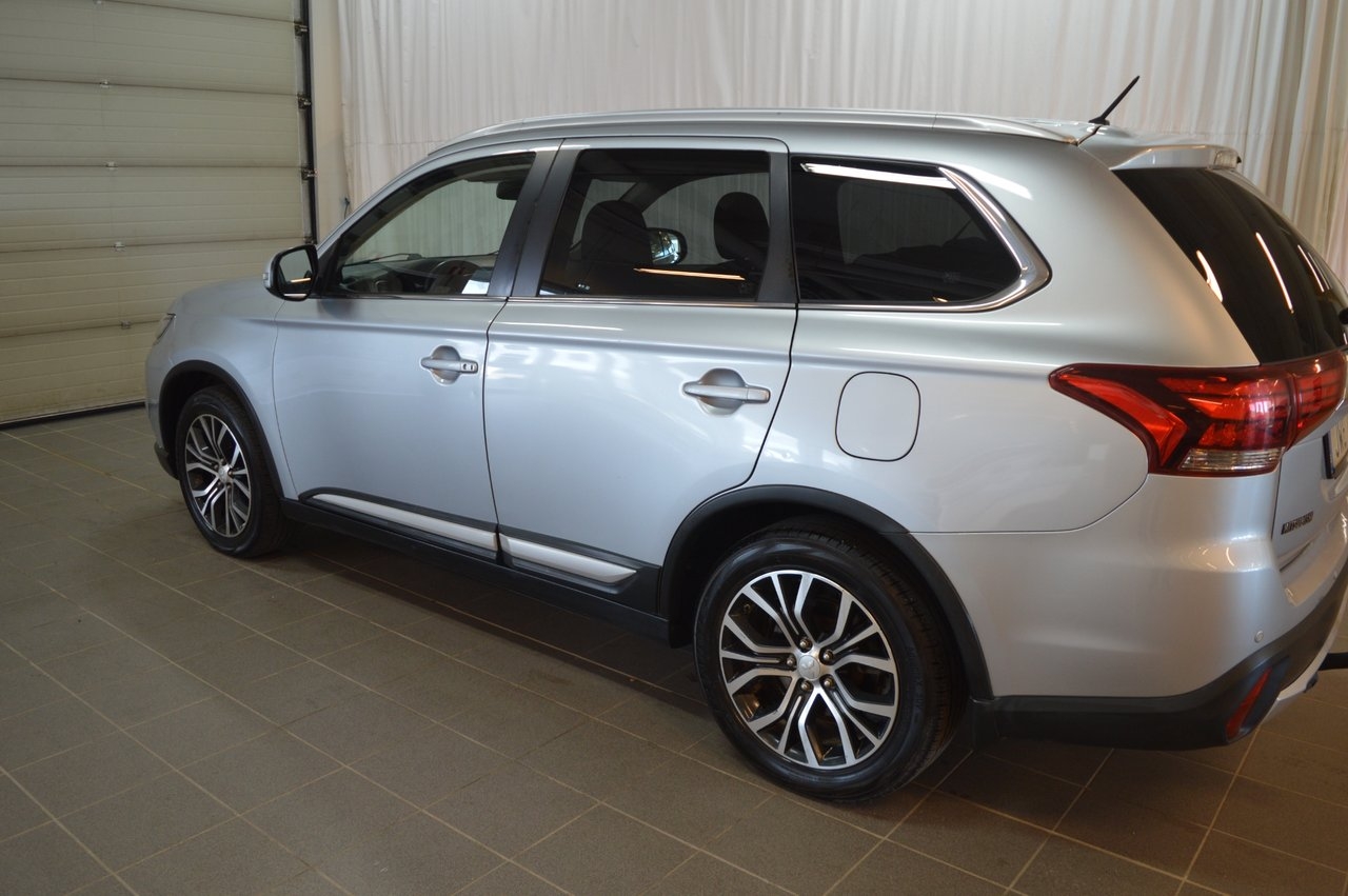 Mitsubishi Outlander 2016, bild 5/10