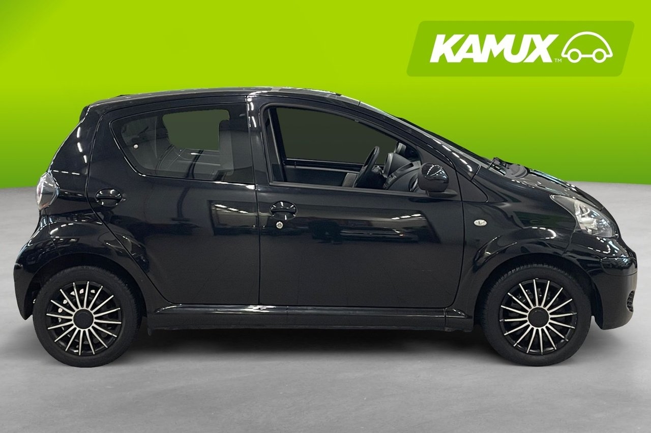 Toyota Aygo 1.0 Årsskatt 360kr 68hk 2012, bild 2/15