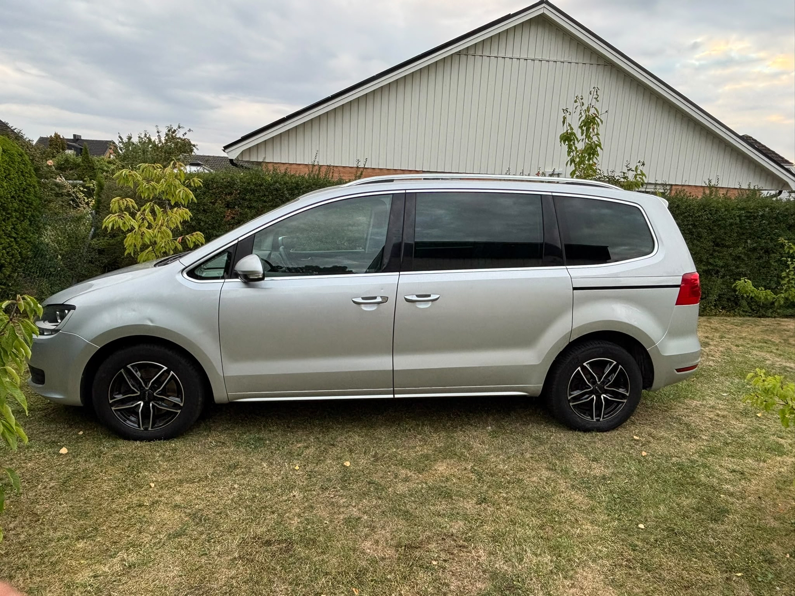 Volkswagen Sharan 2013, bild 2/9