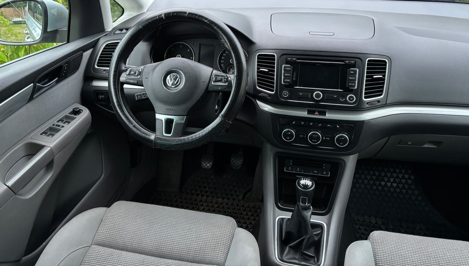 Volkswagen Sharan 2013, bild 6/9