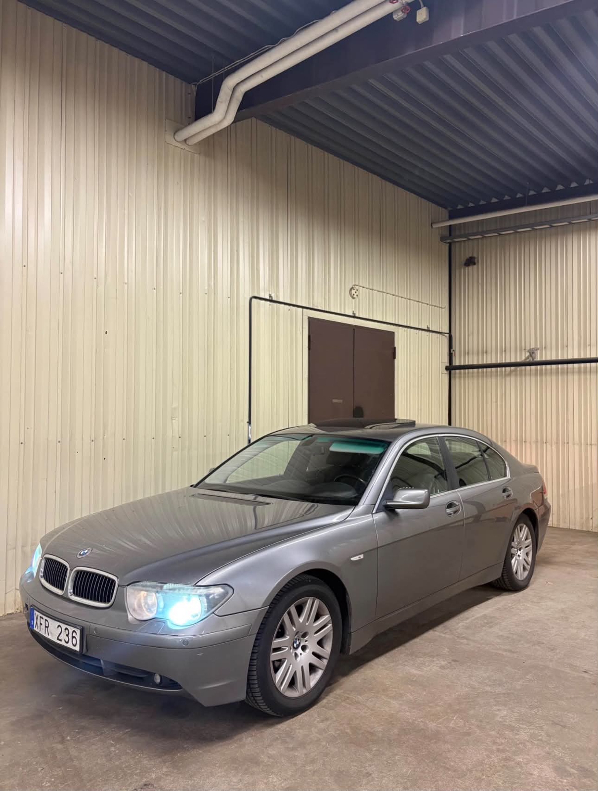 BMW 745