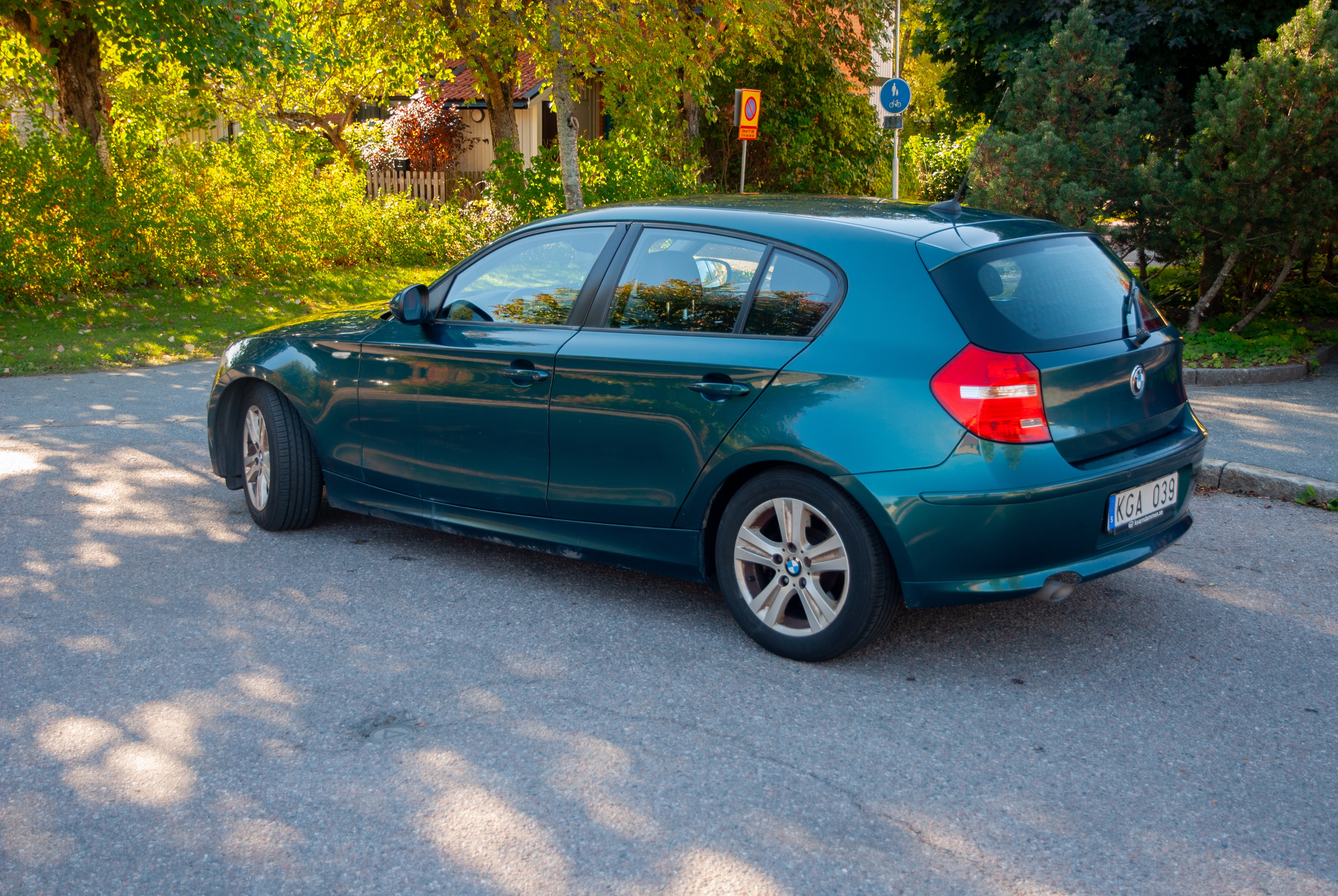 BMW 118 d 5-dörrars Manuell 2010, bild 2/10