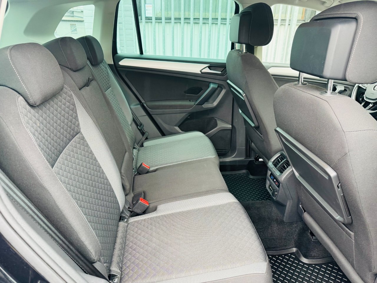 Volkswagen Tiguan 2020, bild 6/10