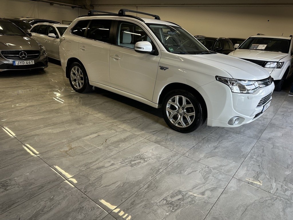 Mitsubishi Outlander 2015, bild 2/10