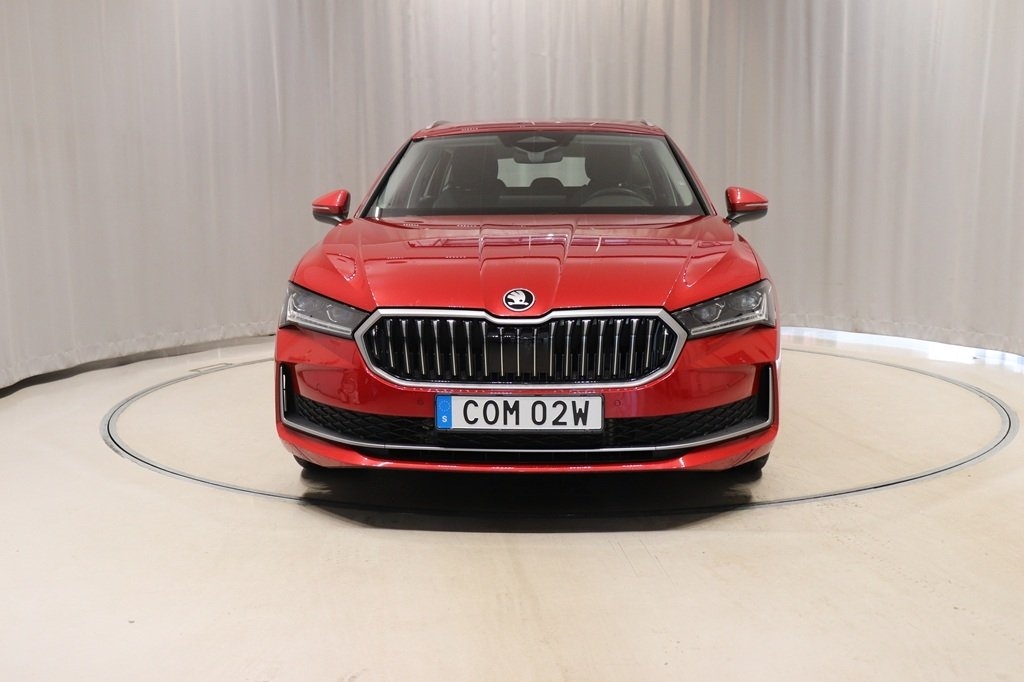 Skoda Superb 2025, bild 2/10