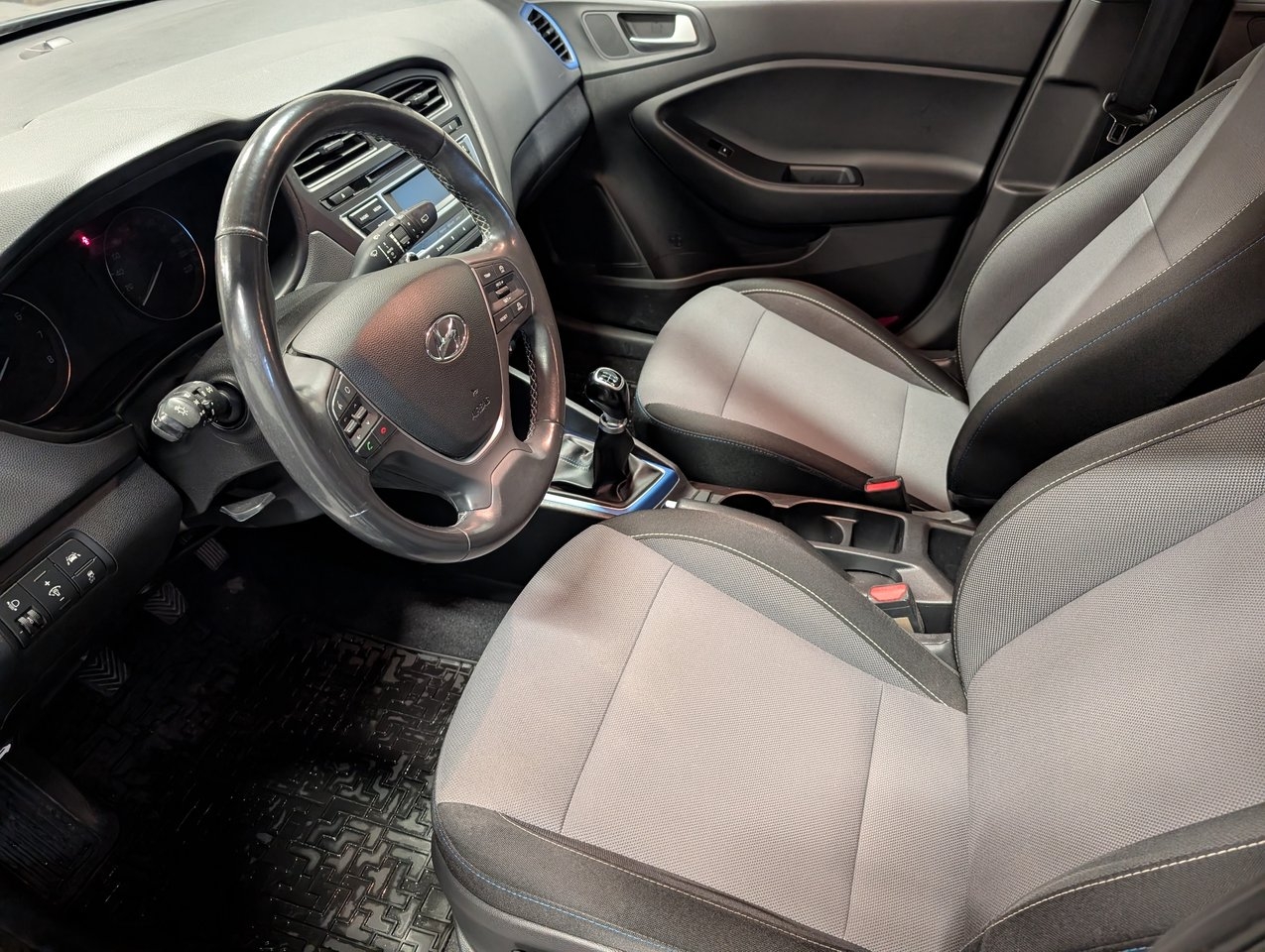 Hyundai i20 2016, bild 5/10