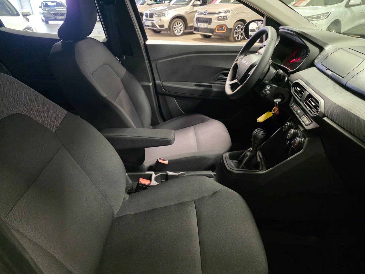 Dacia Sandero 1.0 TCe 2023, bild 7/9