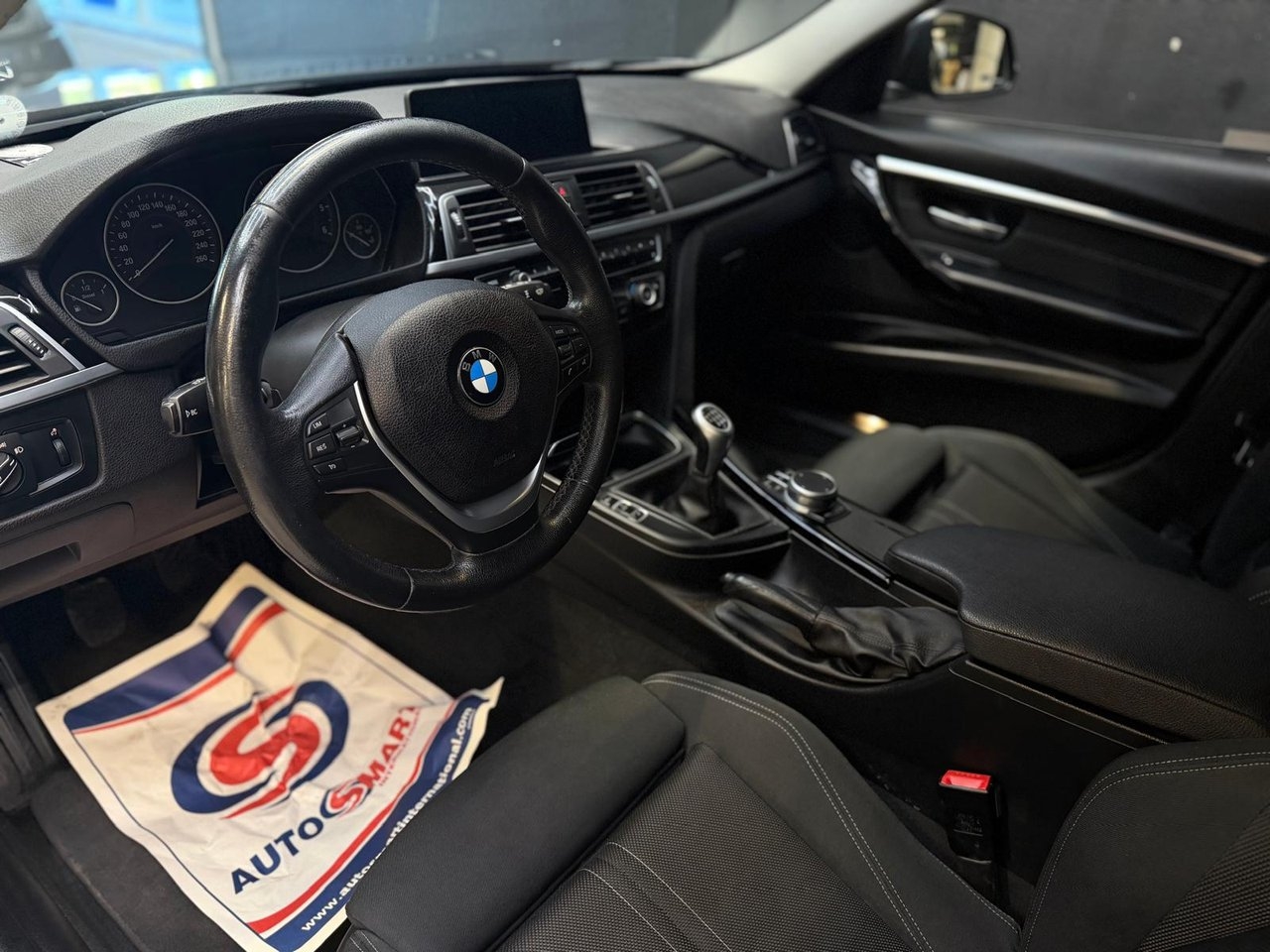 BMW 318 2017, bild 6/10