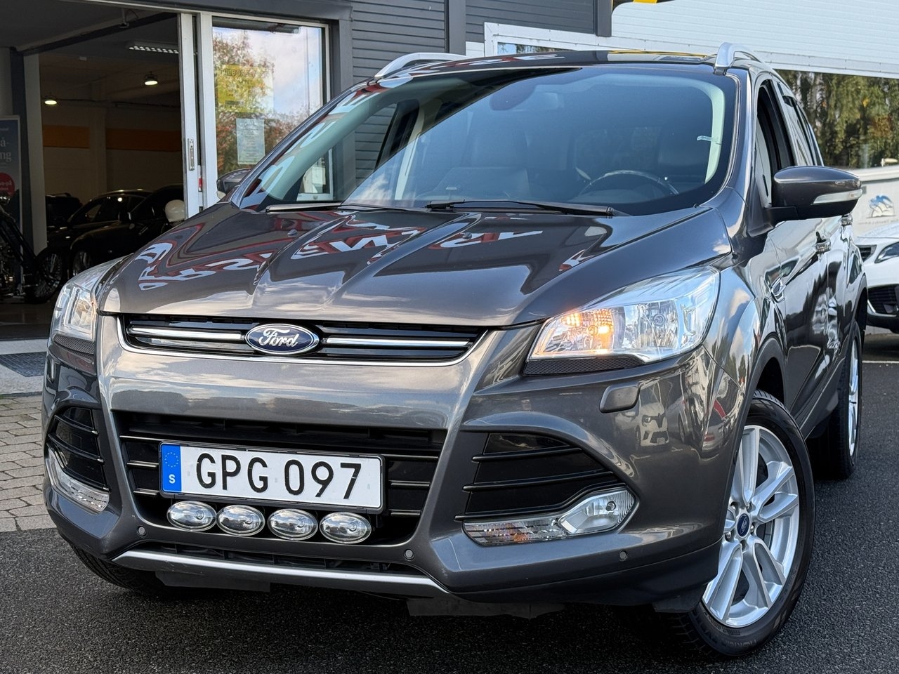 Ford Kuga 2.0 TDCi AWD Titanium Euro 6 2015, bild 2/10