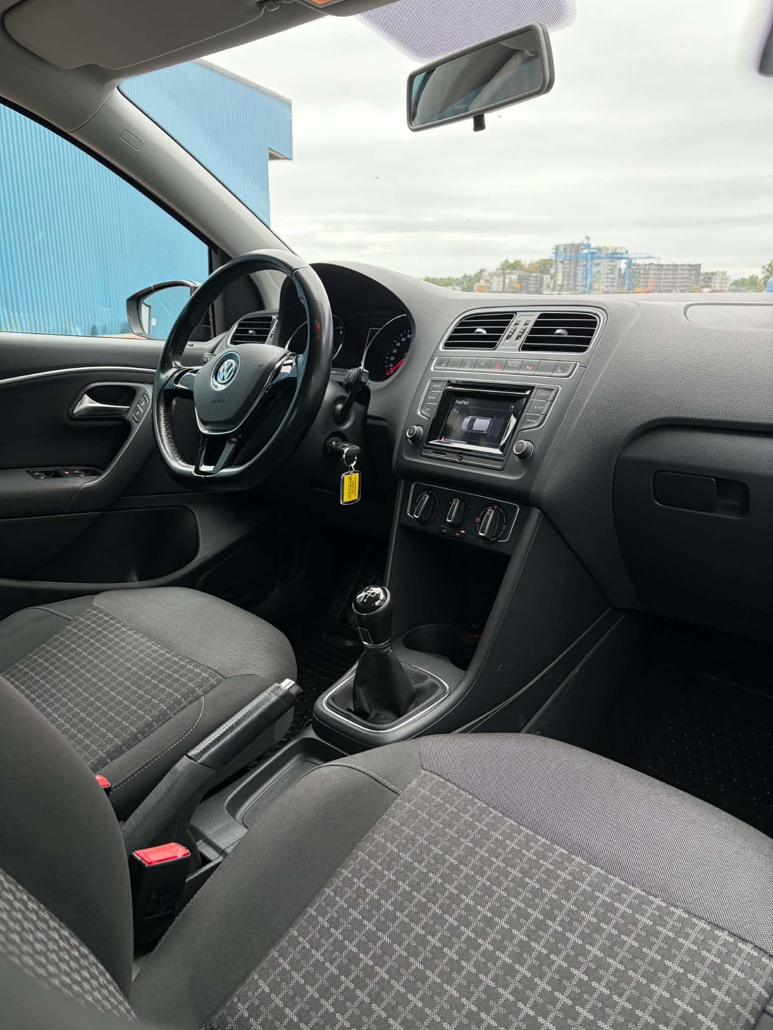 Volkswagen Polo 2017, bild 8/8