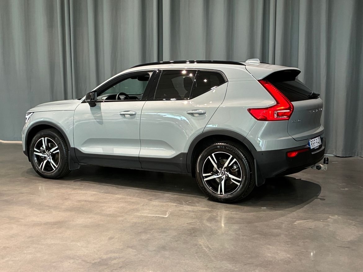 Volvo XC40 B3 FWD Bensin Plus Dark 2025, photo 5/10
