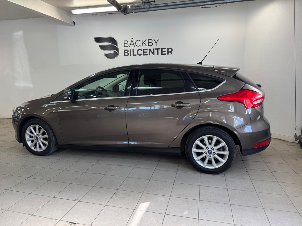 Ford Focus 1.0 EcoBoost Titanium Euro 6 2017, photo 3/10