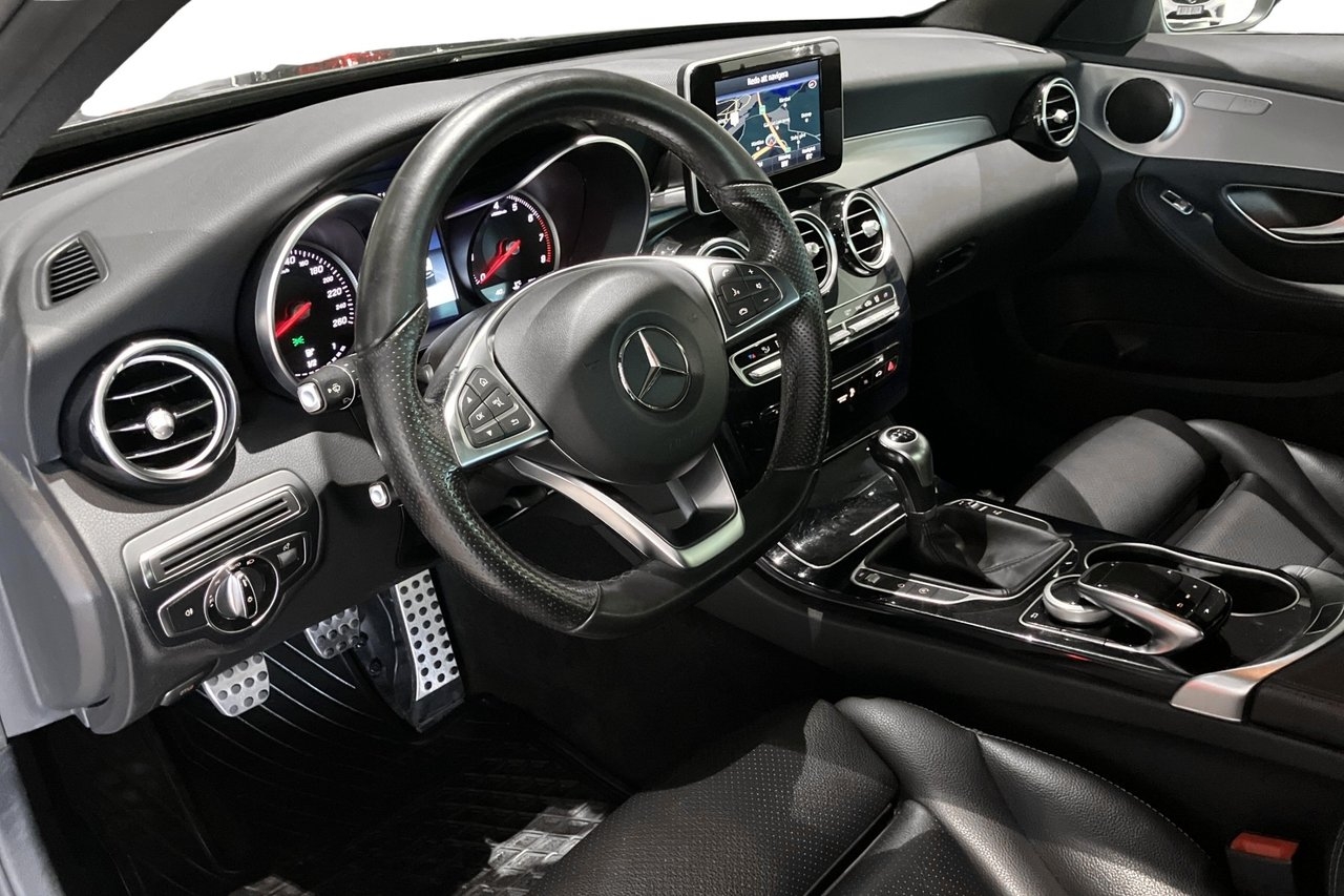 Mercedes-Benz C 180 Sedan AMG Manuell 2017, bild 6/10