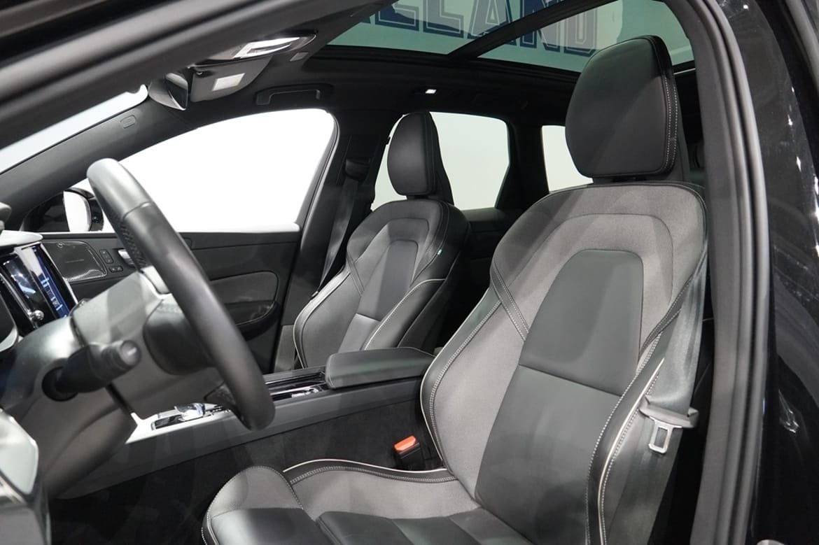 Volvo XC60 T8 Ultra Black Edition 2025, bild 6/10