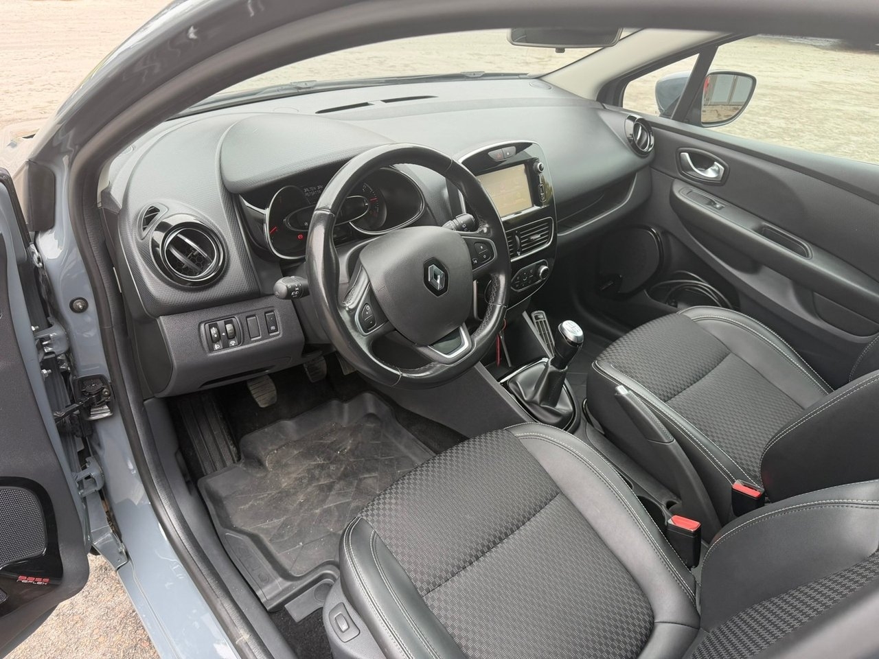 Renault Clio 0.9 TCe Urban Euro 6 2018, bild 6/10