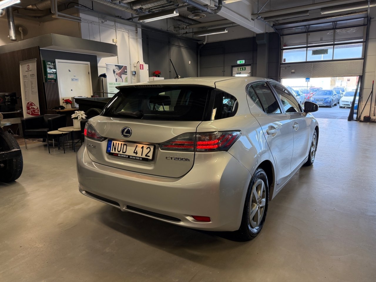 Lexus CT 2011, photo 5/27