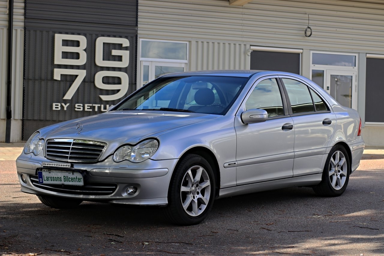 Mercedes-Benz CLA 2005, bild 2/10