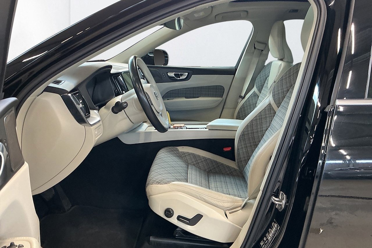 Volvo XC60 2021, kuva 6/10