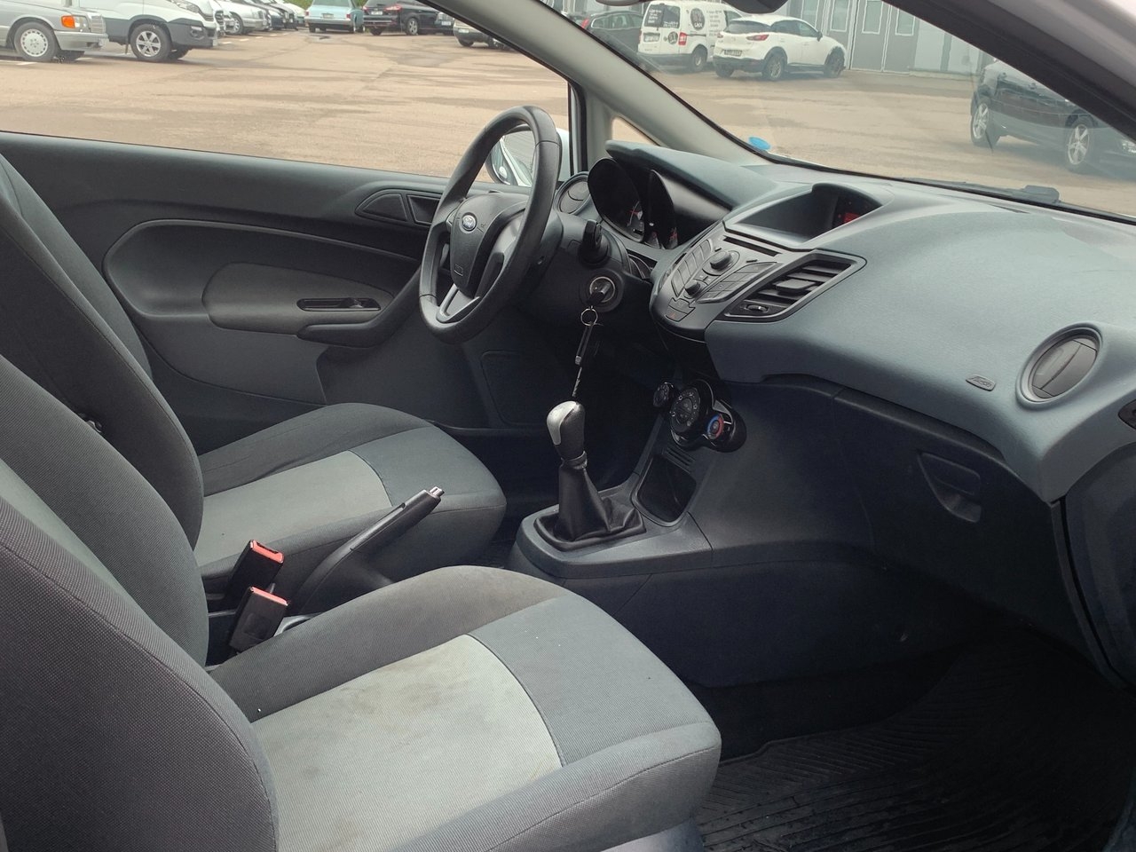 Ford Fiesta 1.4 TDCI 2011, bild 5/6