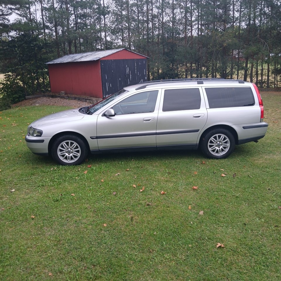 Volvo V70 2003, photo 2/9