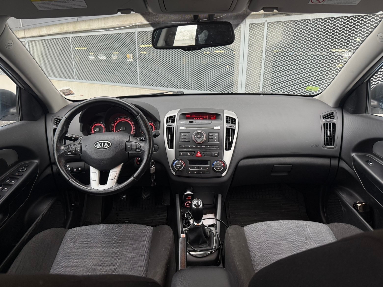 Kia Ceed 2010, bild 5/6