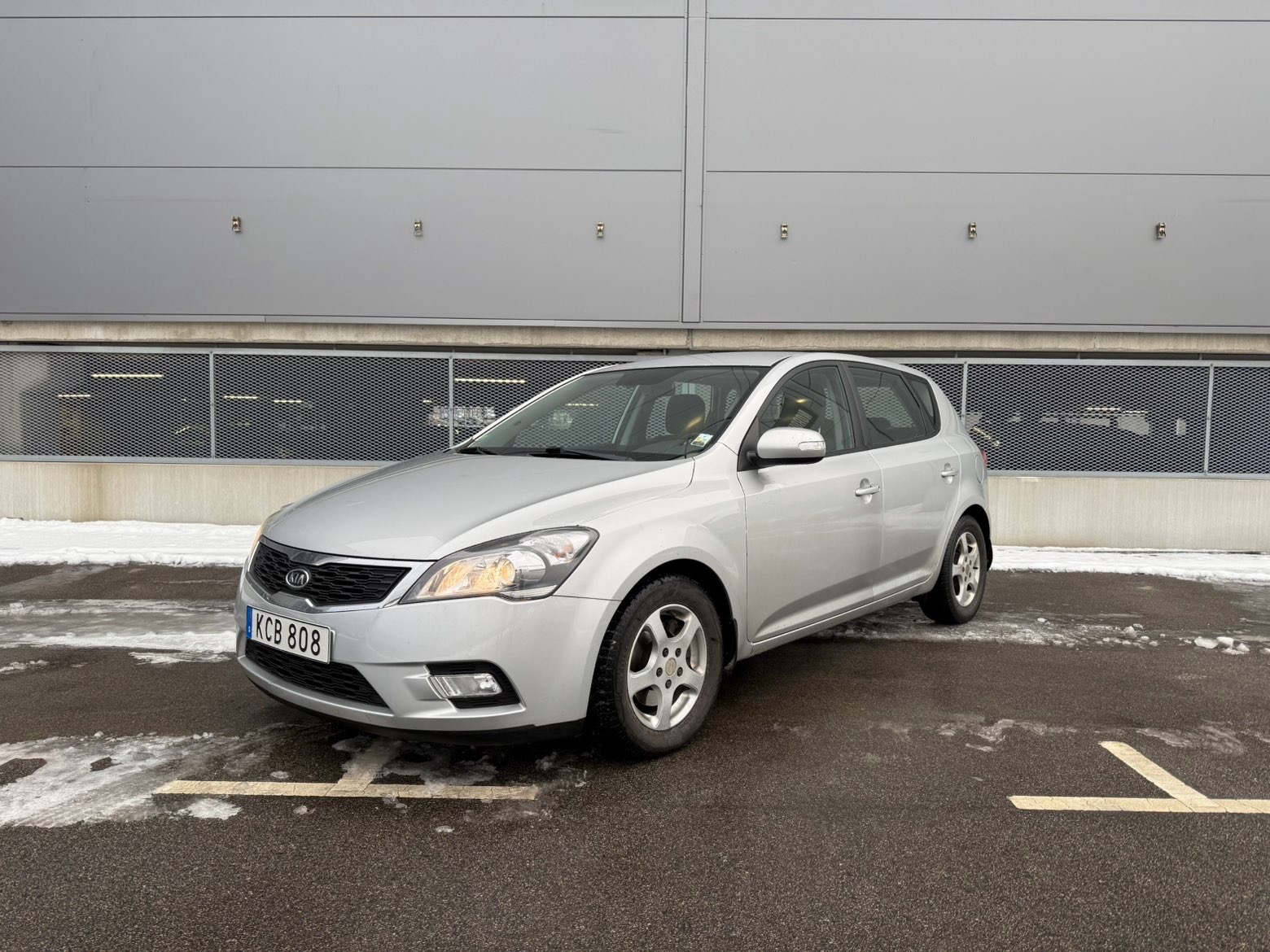 Kia Ceed 2010, bild 2/6