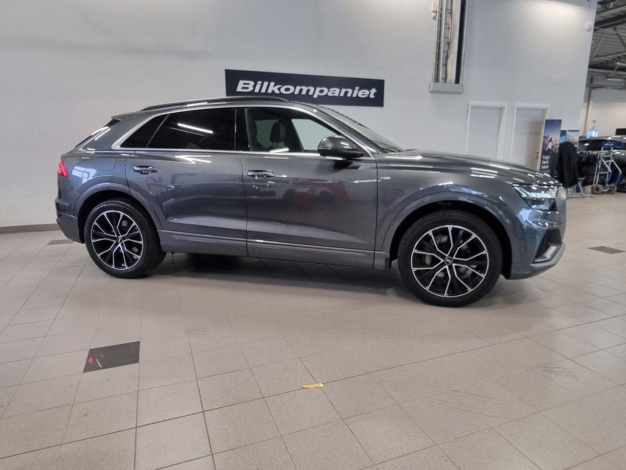 Audi Q8 2019, bild 2/10