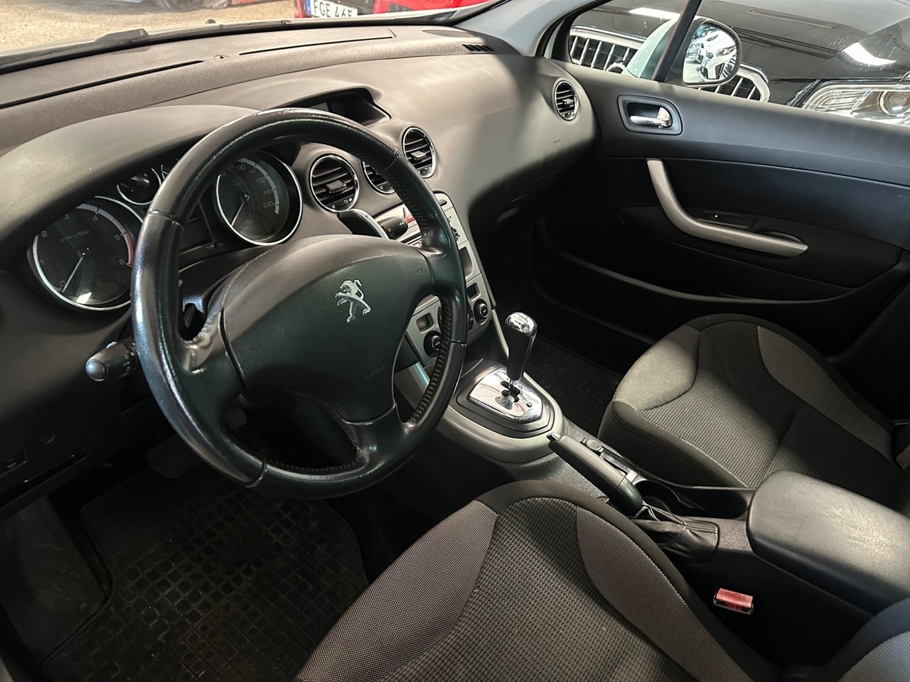 Peugeot 308 2011, bild 6/10