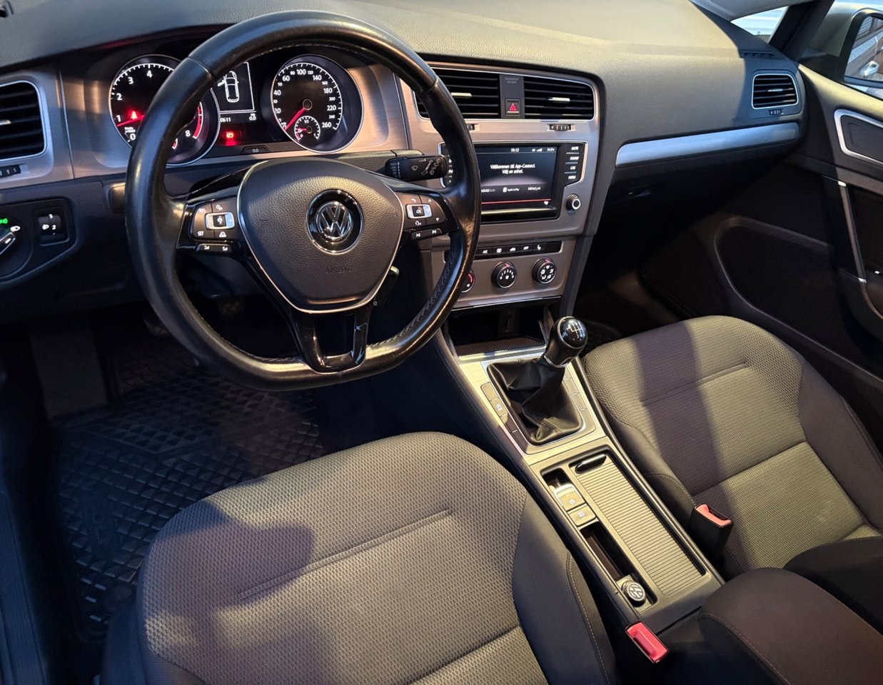 Volkswagen Golf 5-dörrar 1.2 TSI Base 2016, bild 6/10