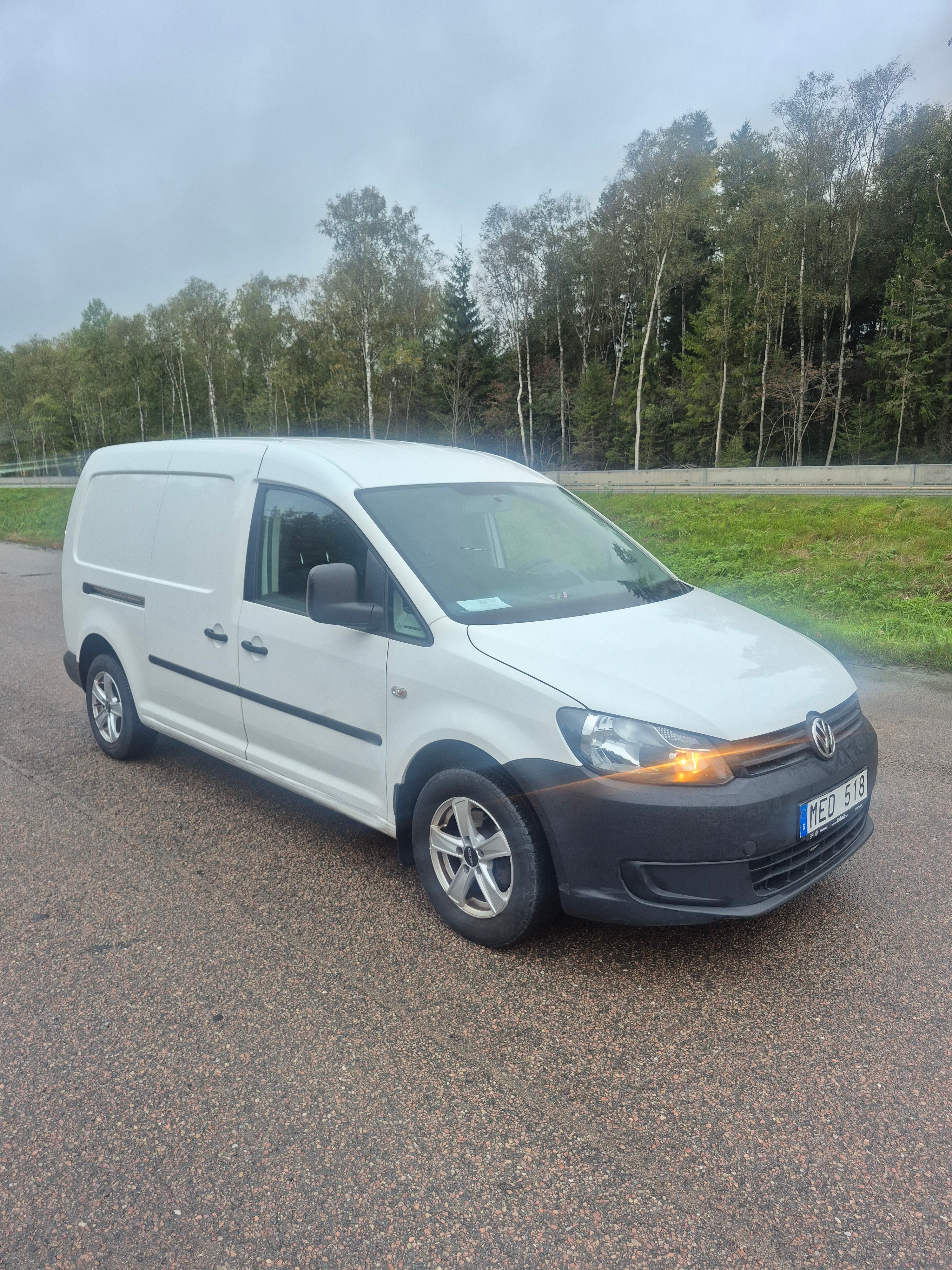 Volkswagen Caddy Maxi 2012, bild 3/10