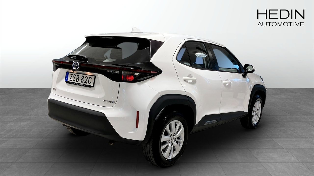 Toyota Yaris Cross Hybrid 2022, photo 2/10
