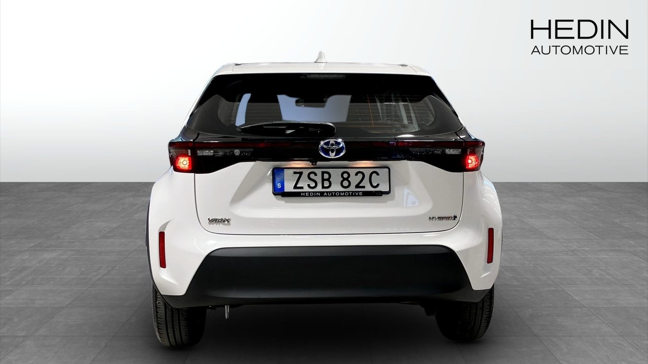 Toyota Yaris Cross Hybrid 2022, photo 6/10