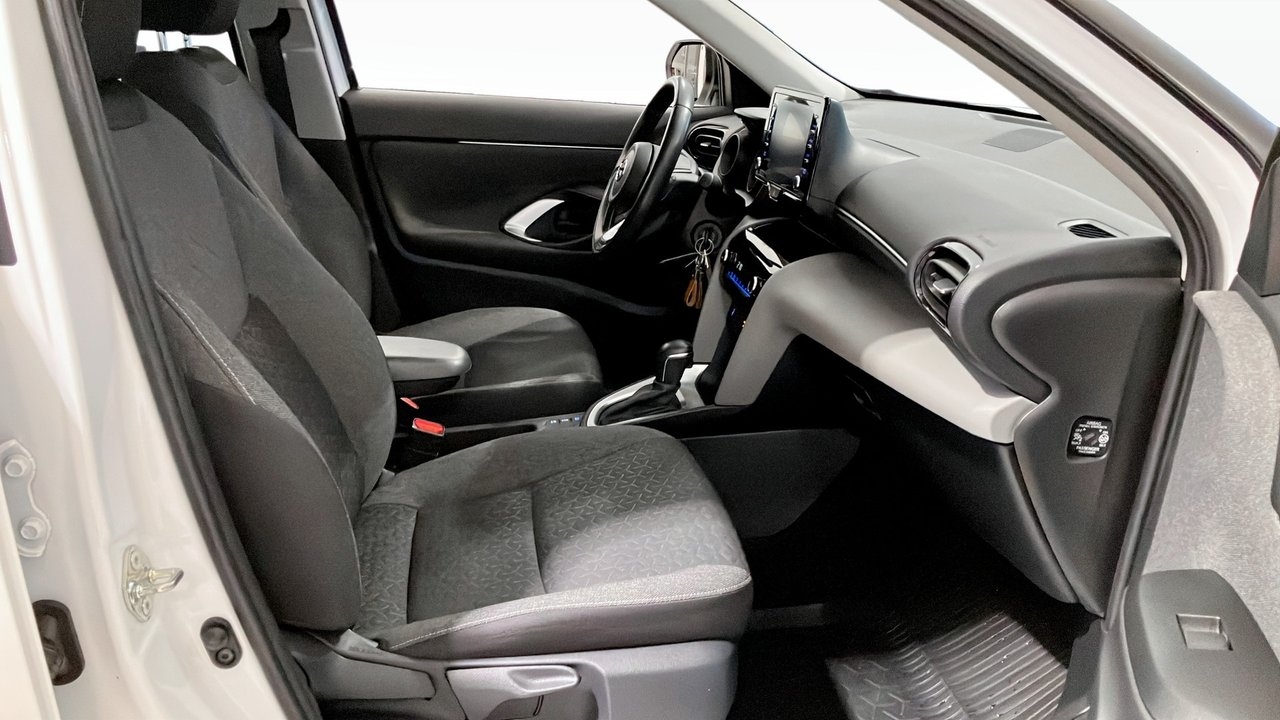 Toyota Yaris Cross Hybrid 2022, photo 3/10