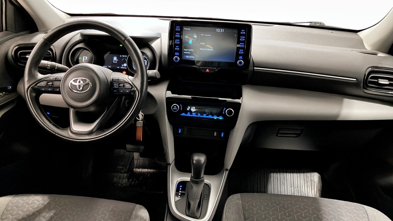 Toyota Yaris Cross Hybrid 2022, photo 4/10