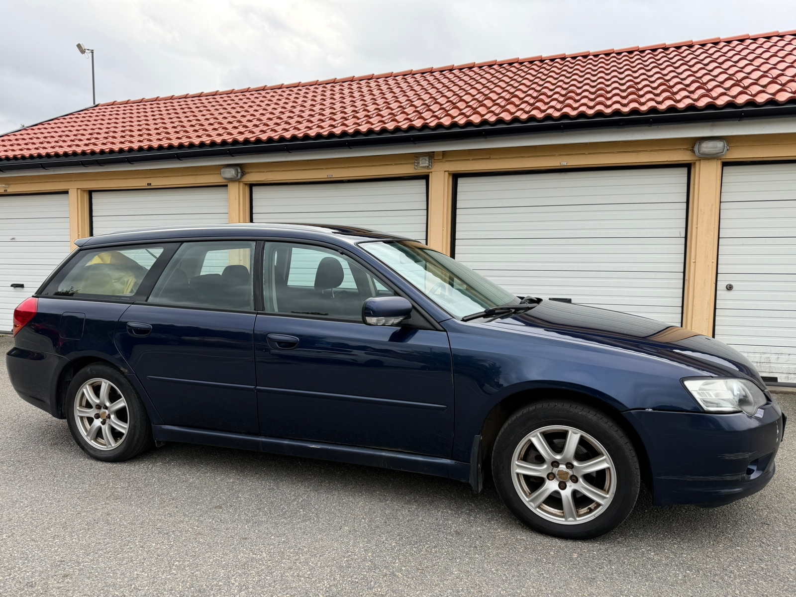 Subaru Legacy 2.5 4WD 165Hk Nybesiktigad 2005, bild 3/5