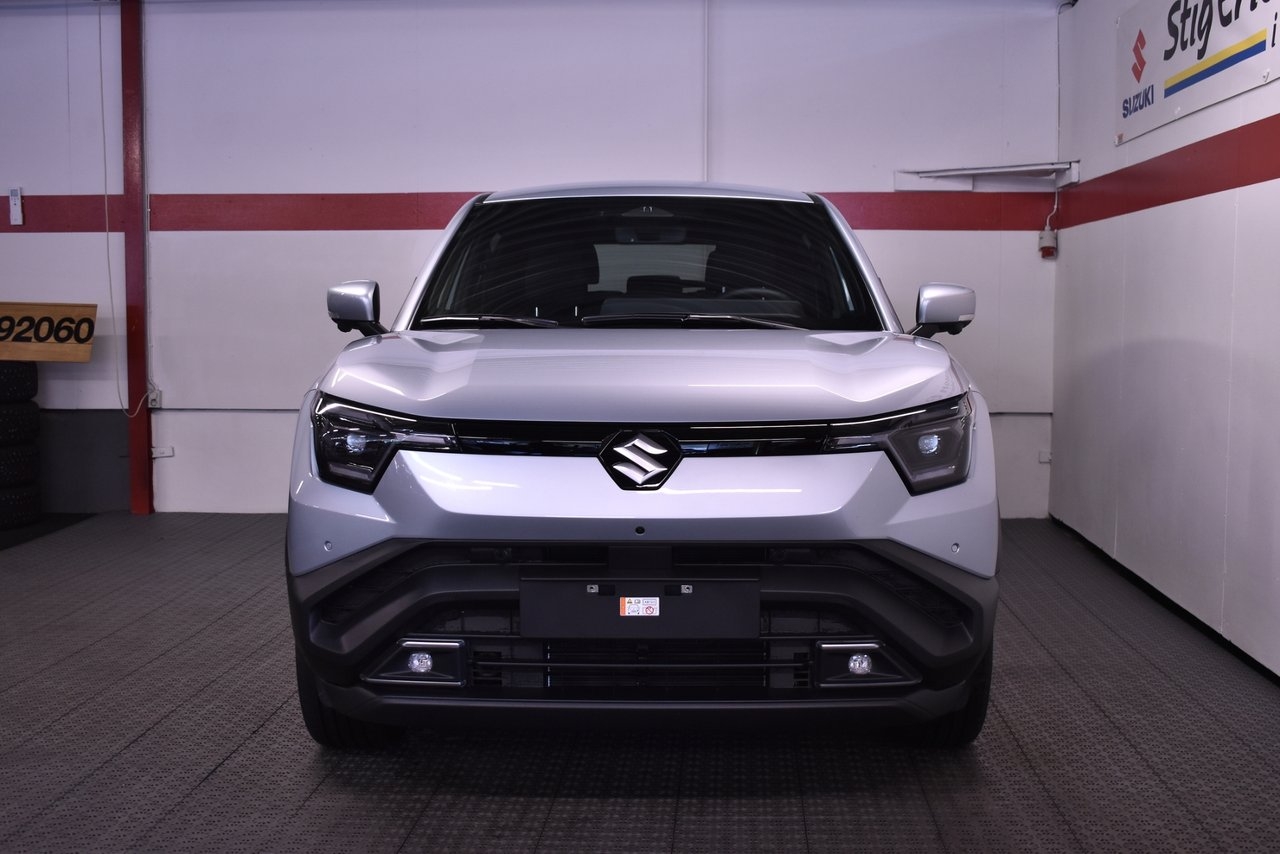 Suzuki eVitara 61kWh 4x4 Inclusive 2026, bild 3/10