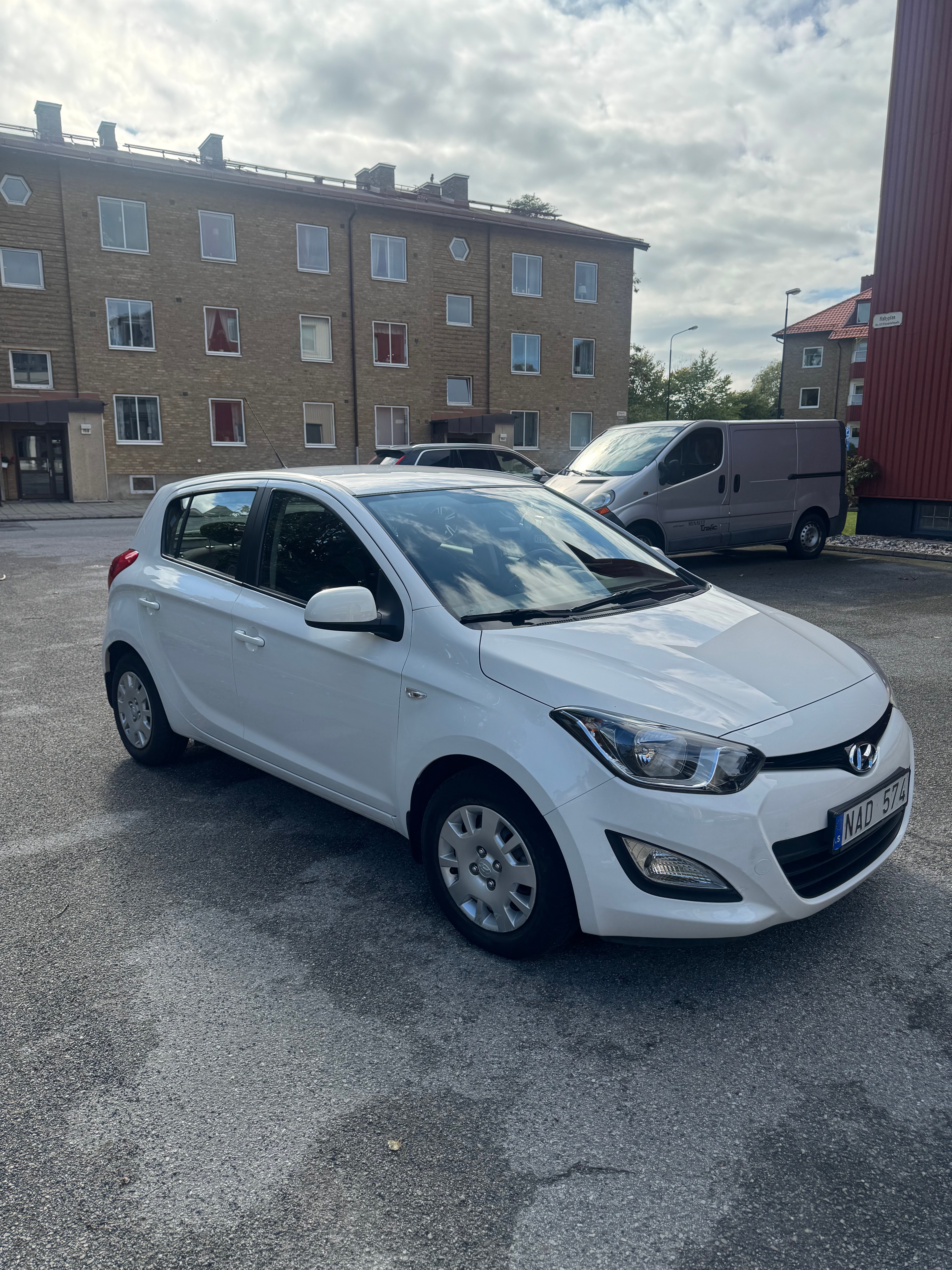 Hyundai i20 5-dörrar 1.2 Manuell 2013, bild 2/9