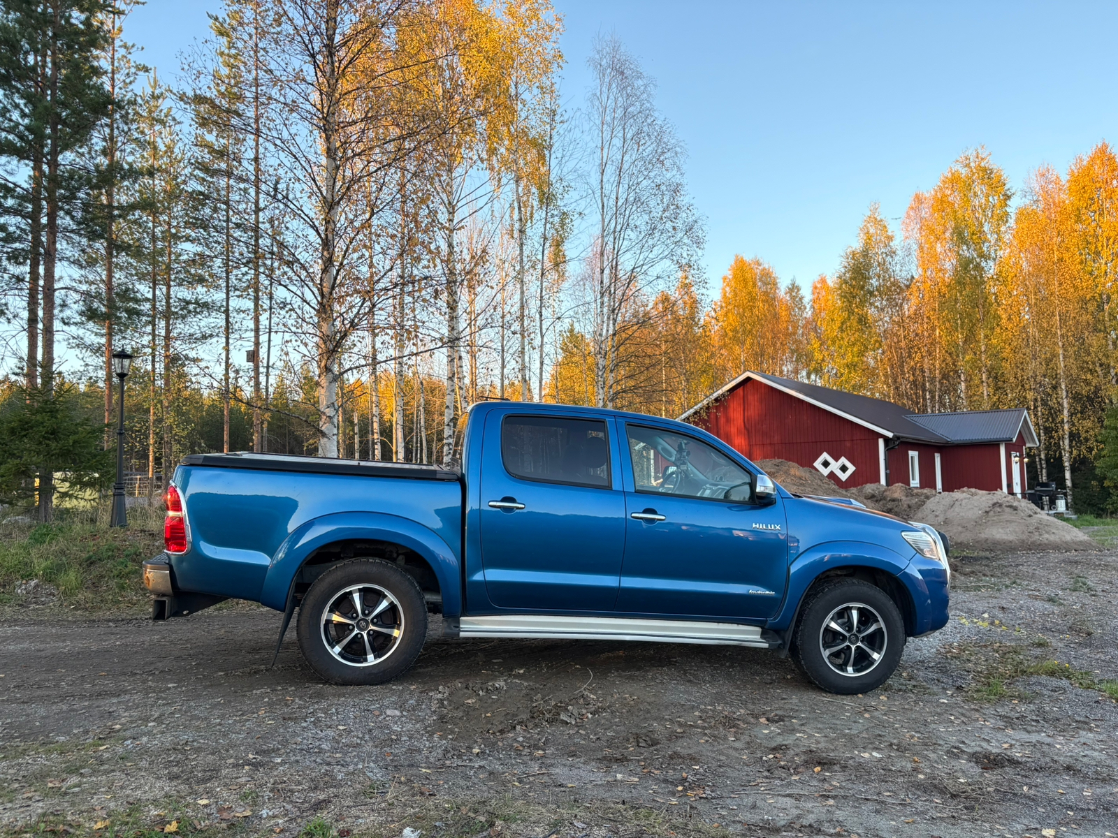 Toyota HiLux 2015, bild 2/10