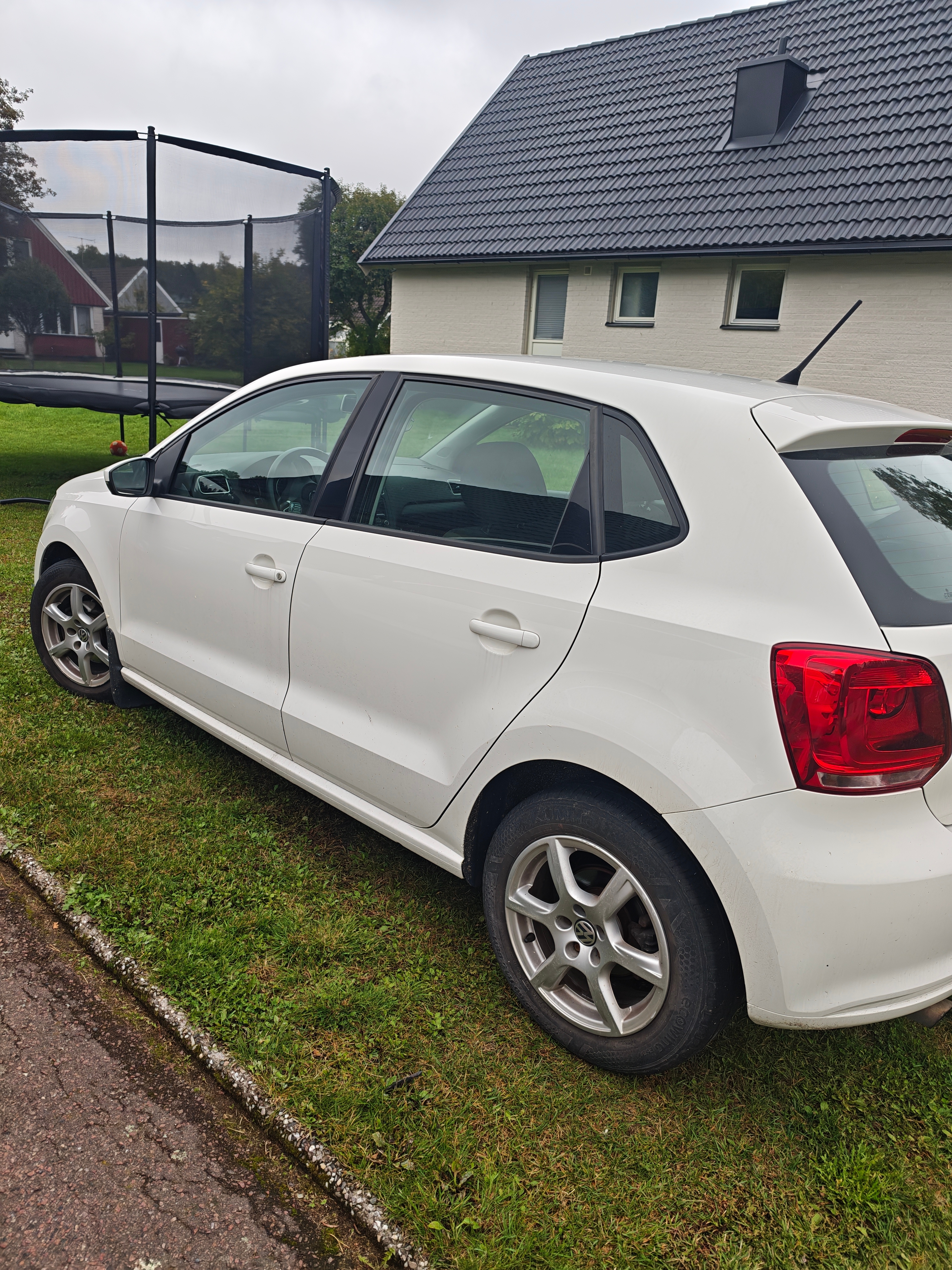 Volkswagen Polo 5-dörrar 1.2 TSI Manuell 2012, bild 2/5