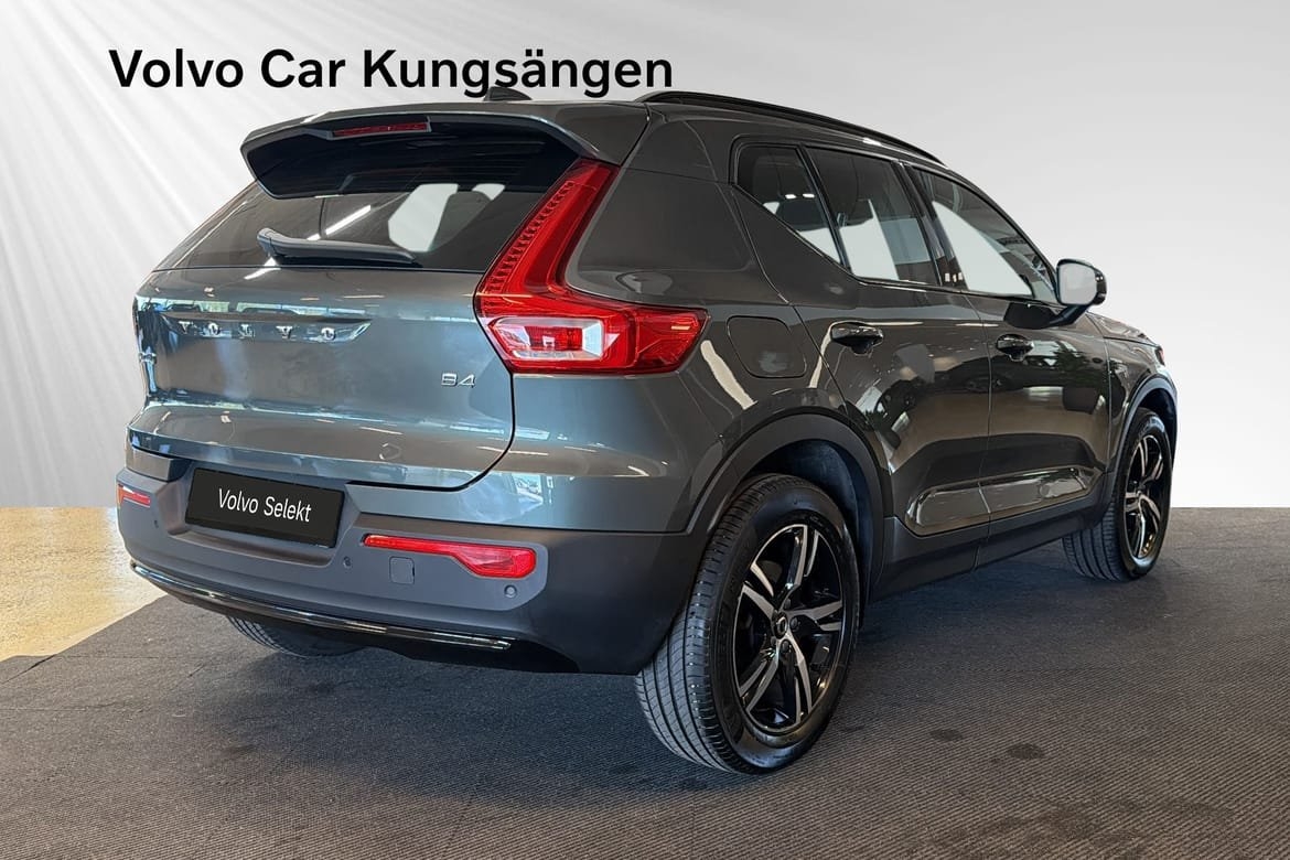 Volvo XC40 B4 FWD Bensin Plus Dark 2026, photo 5/10