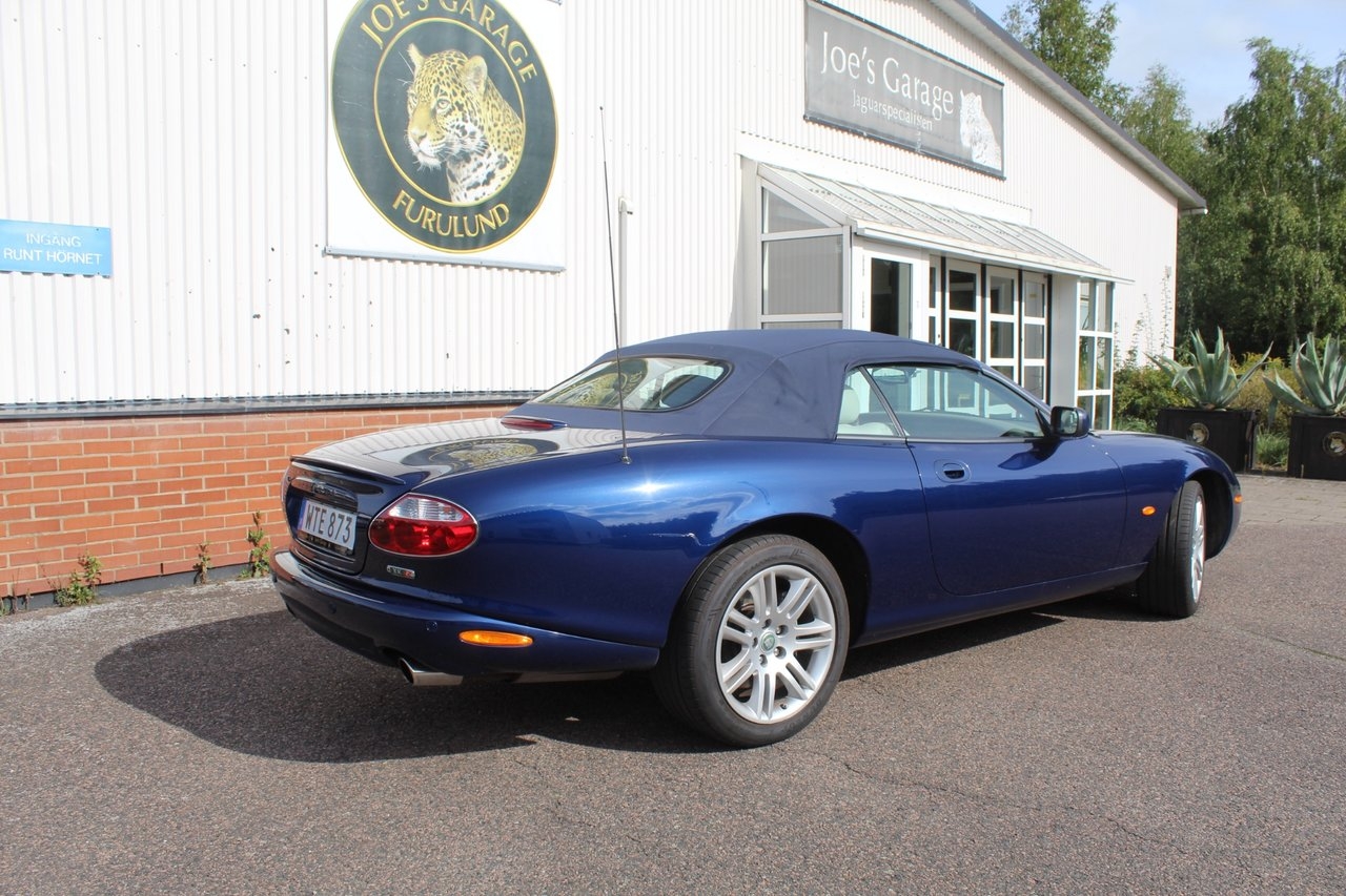 Jaguar XKR