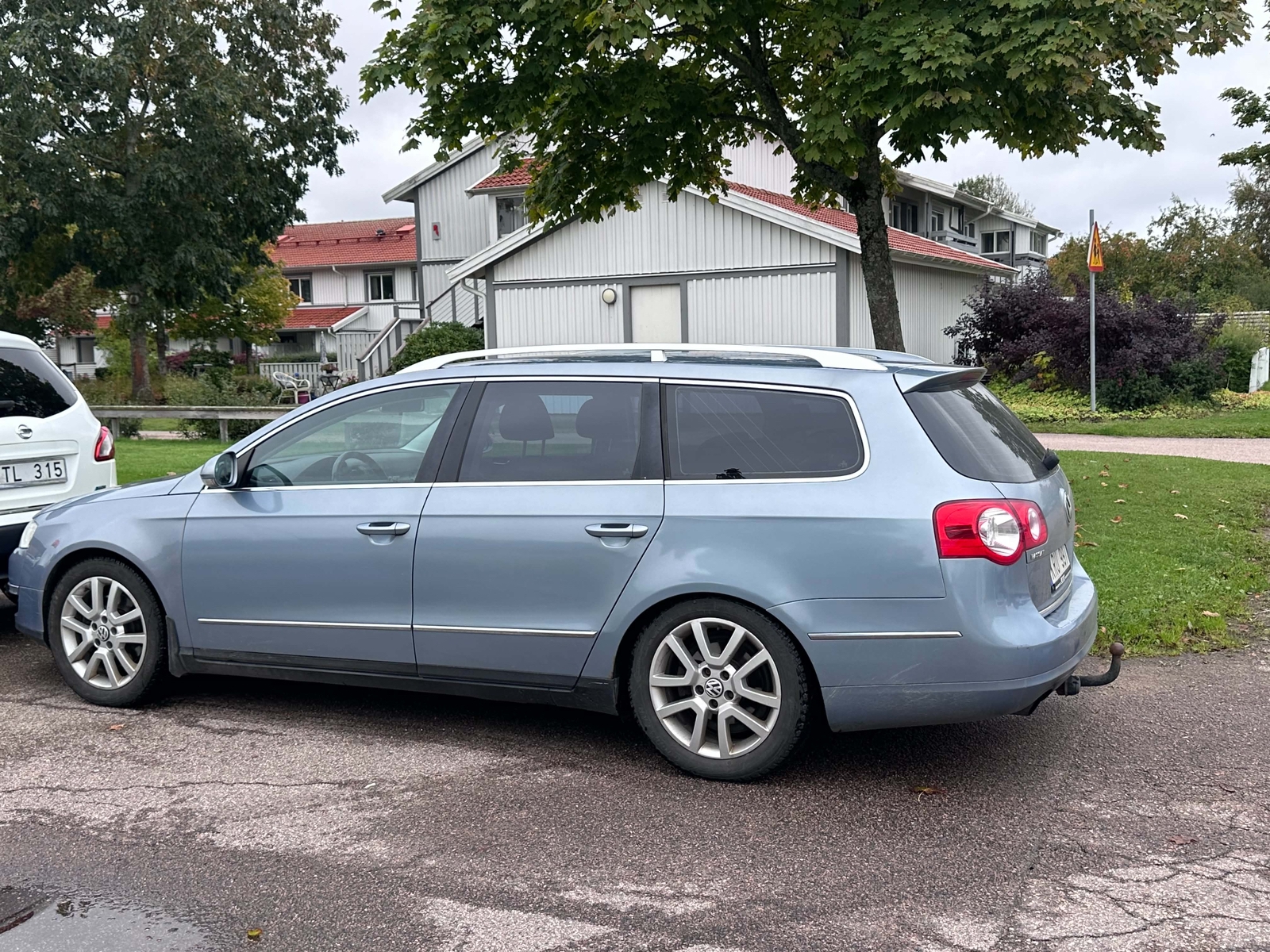 Volkswagen Passat 2010, bild 3/5